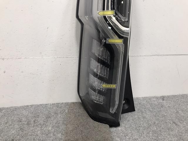 N-BOX カスタムJF3 テールランプ33550-TTA-J513-M1左側 NBOXカスタム