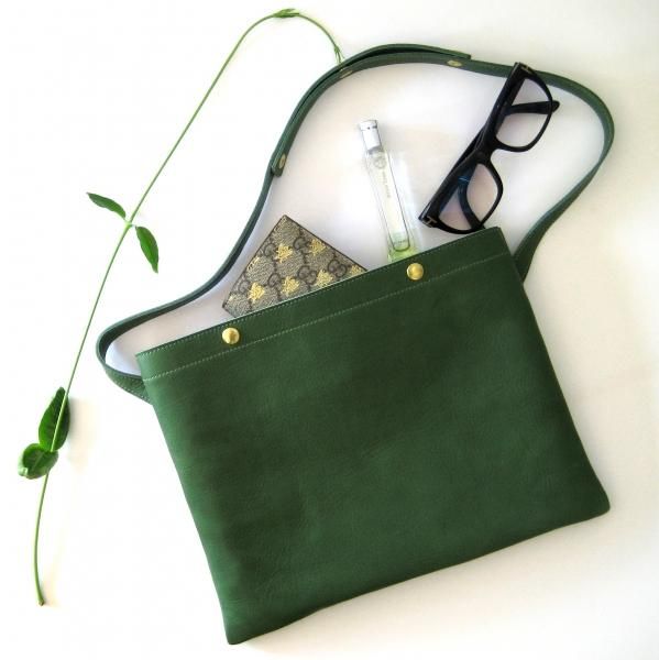 サコッシュ グリーン - ユッキーノ 大人のための革のエコバッグ
