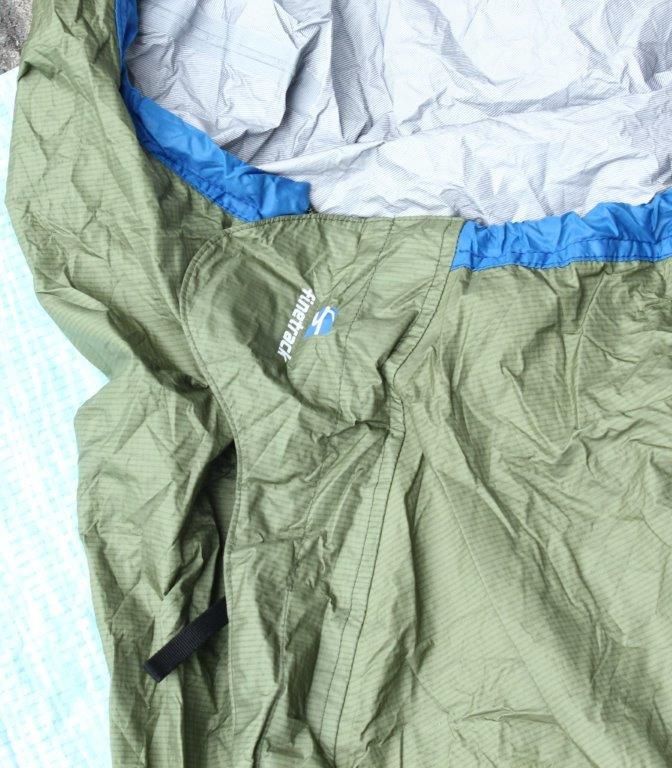 finetrack ファイントラック＞ エバーブレススリーピングバッグカバー