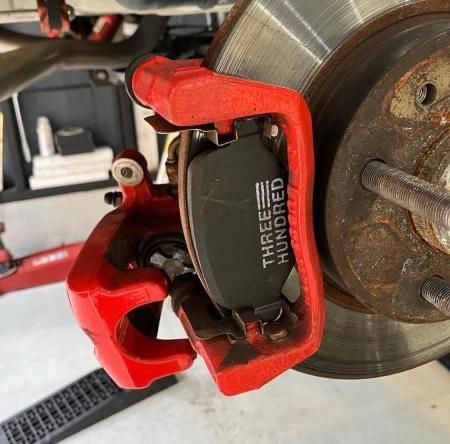 THREEHUNDRED TH100 ABARTH595/695 ブレーキパット BREMBO Front