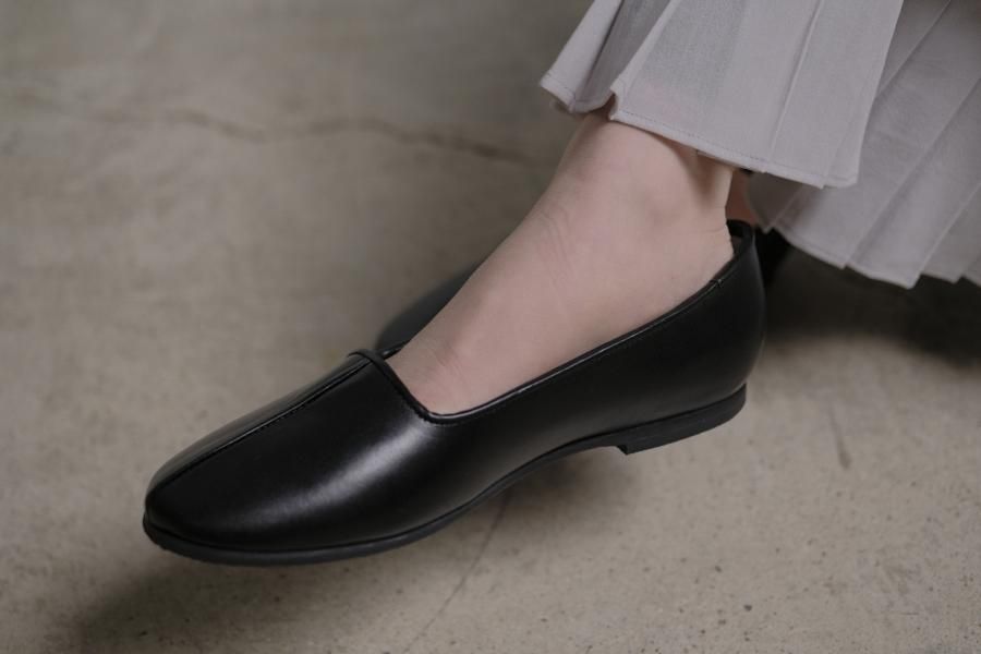 COSMIC WONDER / Naturally-tanned leather “Koshin” folk shoes | 古