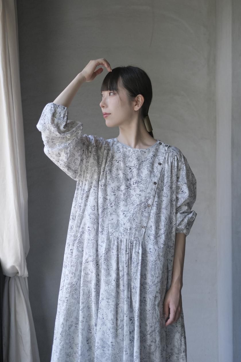 GASA＊|花びらの舞ブラウス - c a b i n e t O N L I N E S T O R E