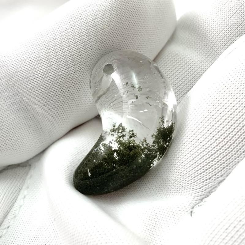 ガネーシュヒマール産水晶 勾玉 クローライト入り 】 まがたま