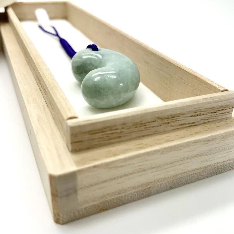 糸魚川翡翠 勾玉 巴型 】 国産 天然石 ひすい ヒスイ Jade カワセミ