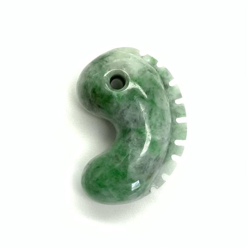 糸魚川翡翠 勾玉 獣型 】 国産 天然石 糸魚川産翡翠 ひすい ヒスイ