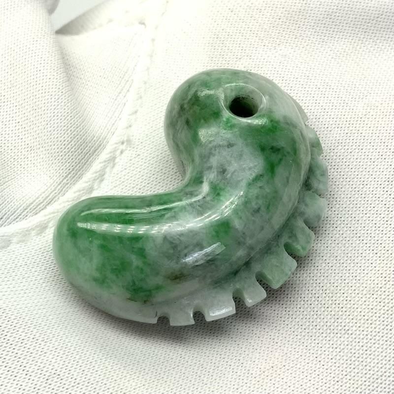 糸魚川翡翠 勾玉 獣型 】 国産 天然石 糸魚川産翡翠 ひすい ヒスイ