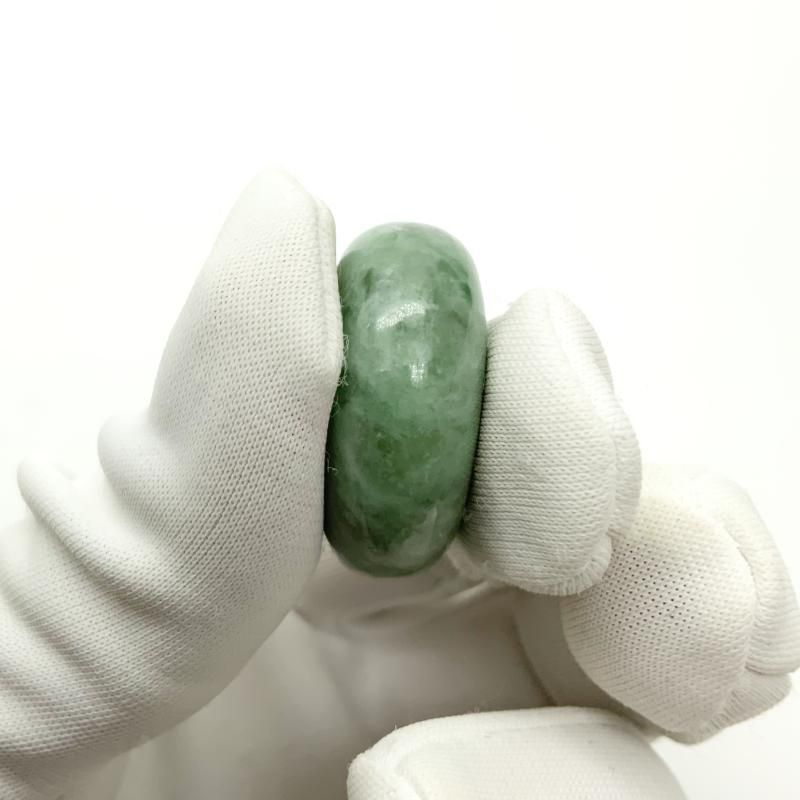 糸魚川翡翠(小滝産) 勾玉 】 国産 天然石 糸魚川産翡翠 ひすい ヒスイ