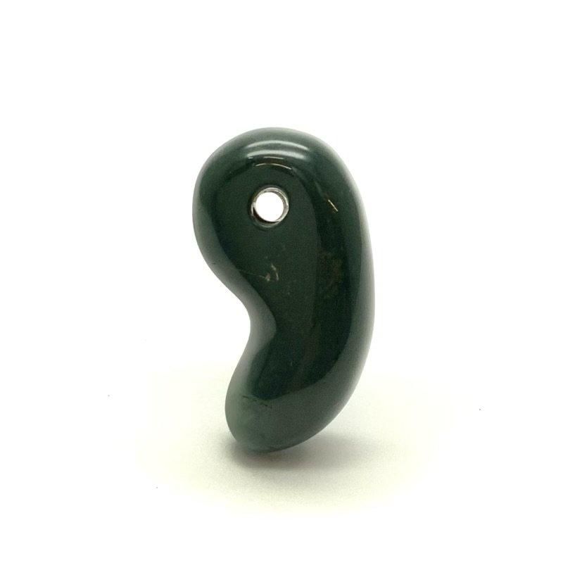 出雲石／碧玉 勾玉 巴型 】 蔵出し 国産 花仙山 青めのう 緑 まがたま