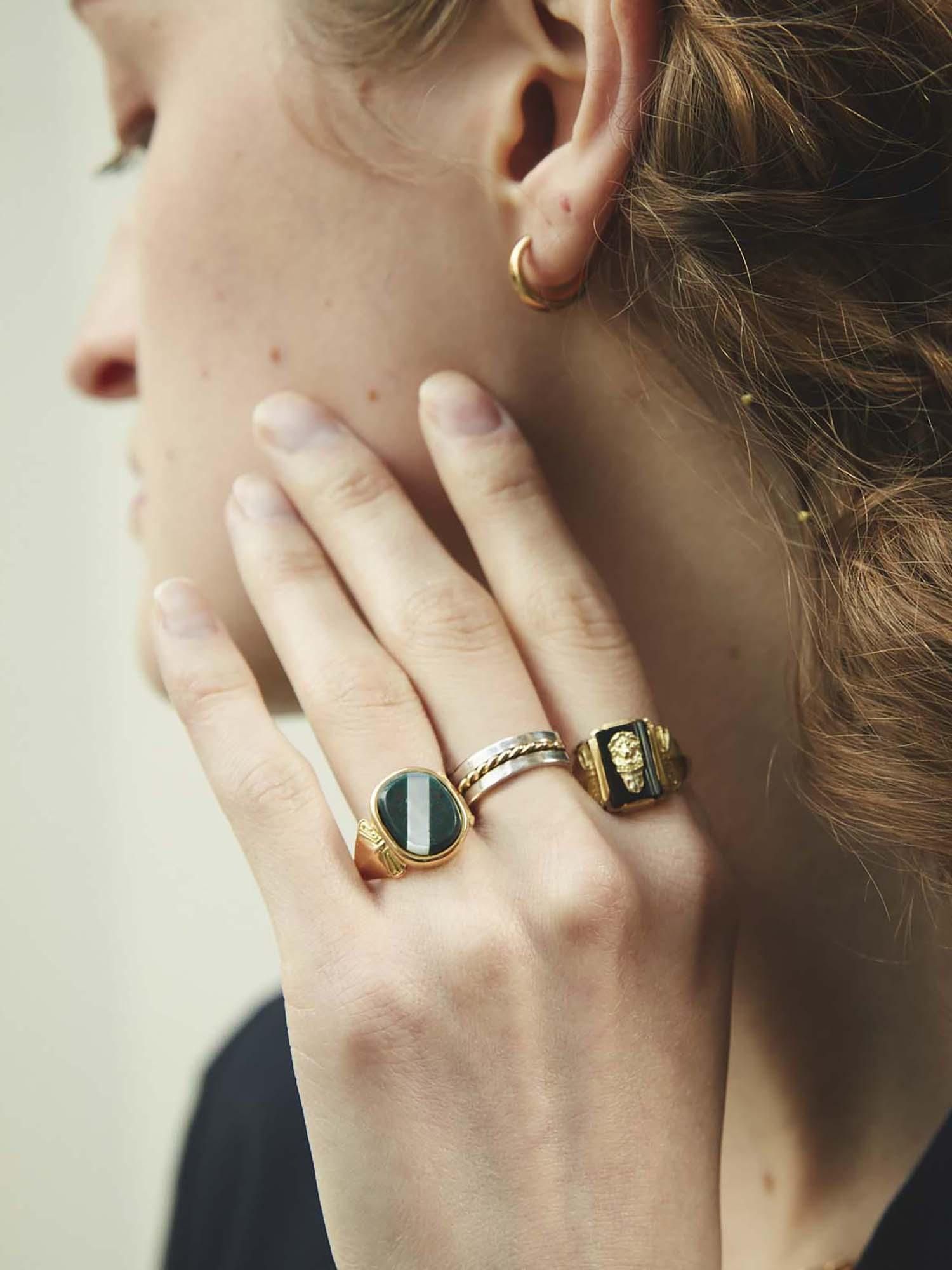HELIOS / College leo ring / Onyx - GIGI Jewelry