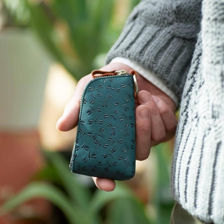 HISOCA キーケースD［緑地×黒漆×とんぼ］：印傳屋公式オンライン