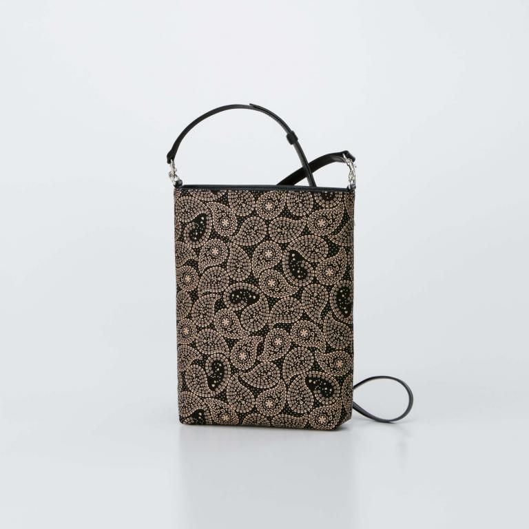 46ショルダー［黒地×白漆×花ペイズリー］：印傳屋公式オンライン