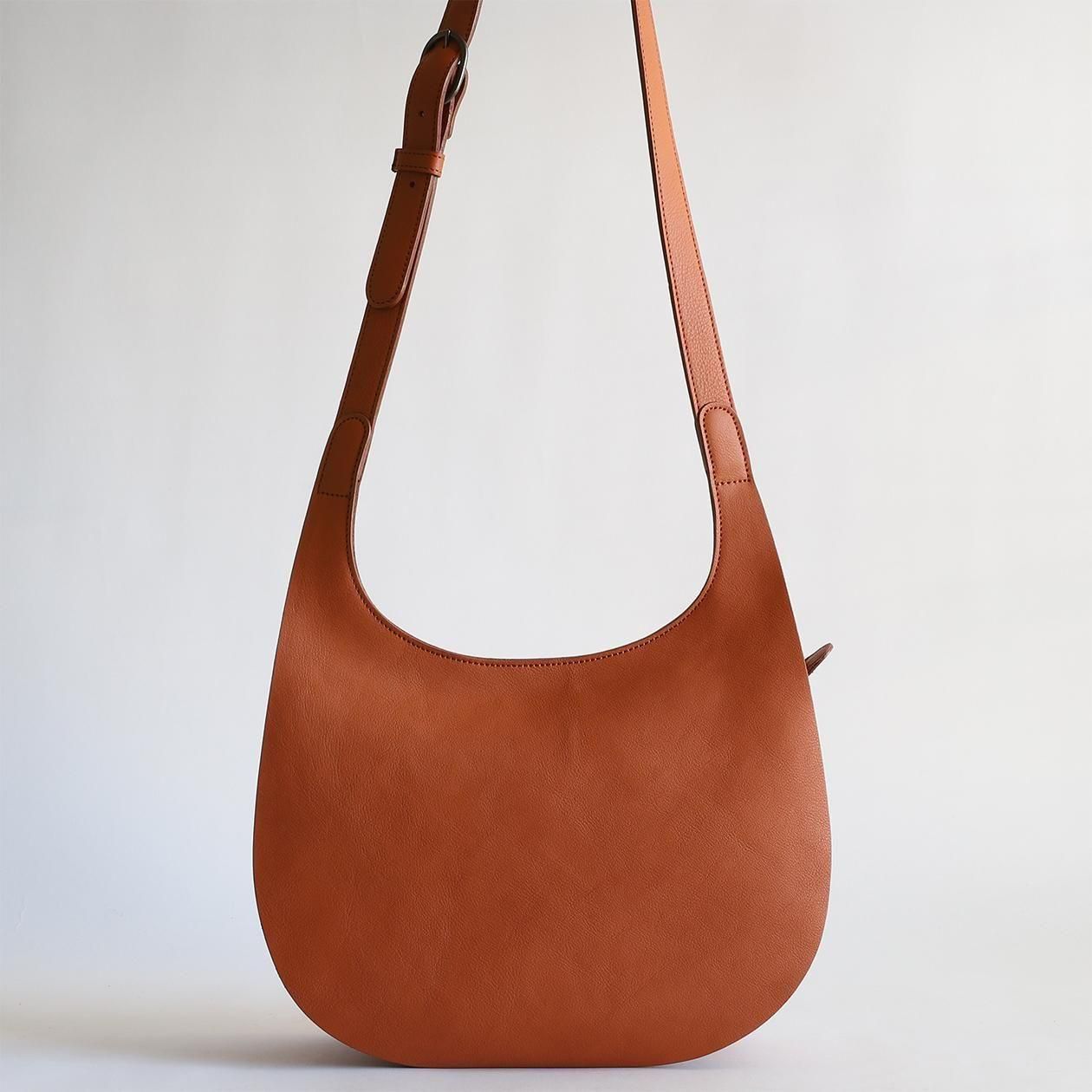 軽量本革ショルダーバッグ | 7464R - B.stuff online store