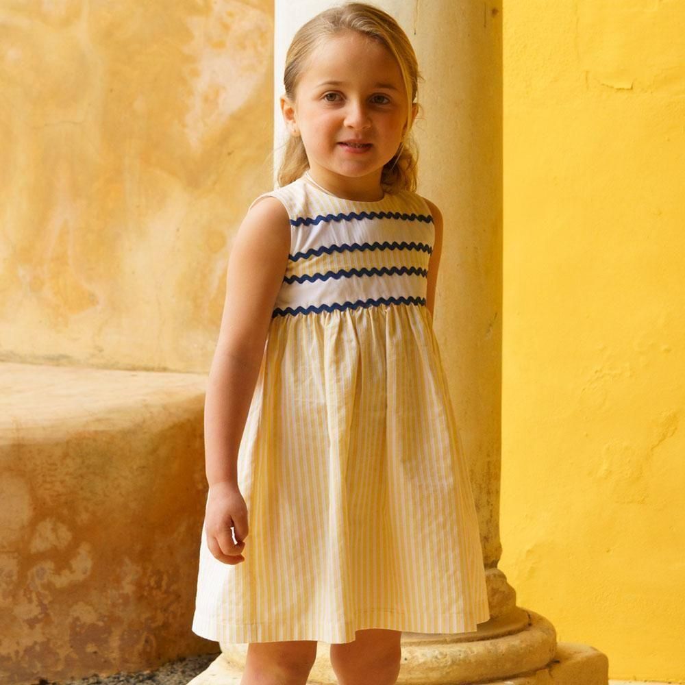 ウールコート🐏⁡シャーロット王女がご愛用されているアマイアキッズの