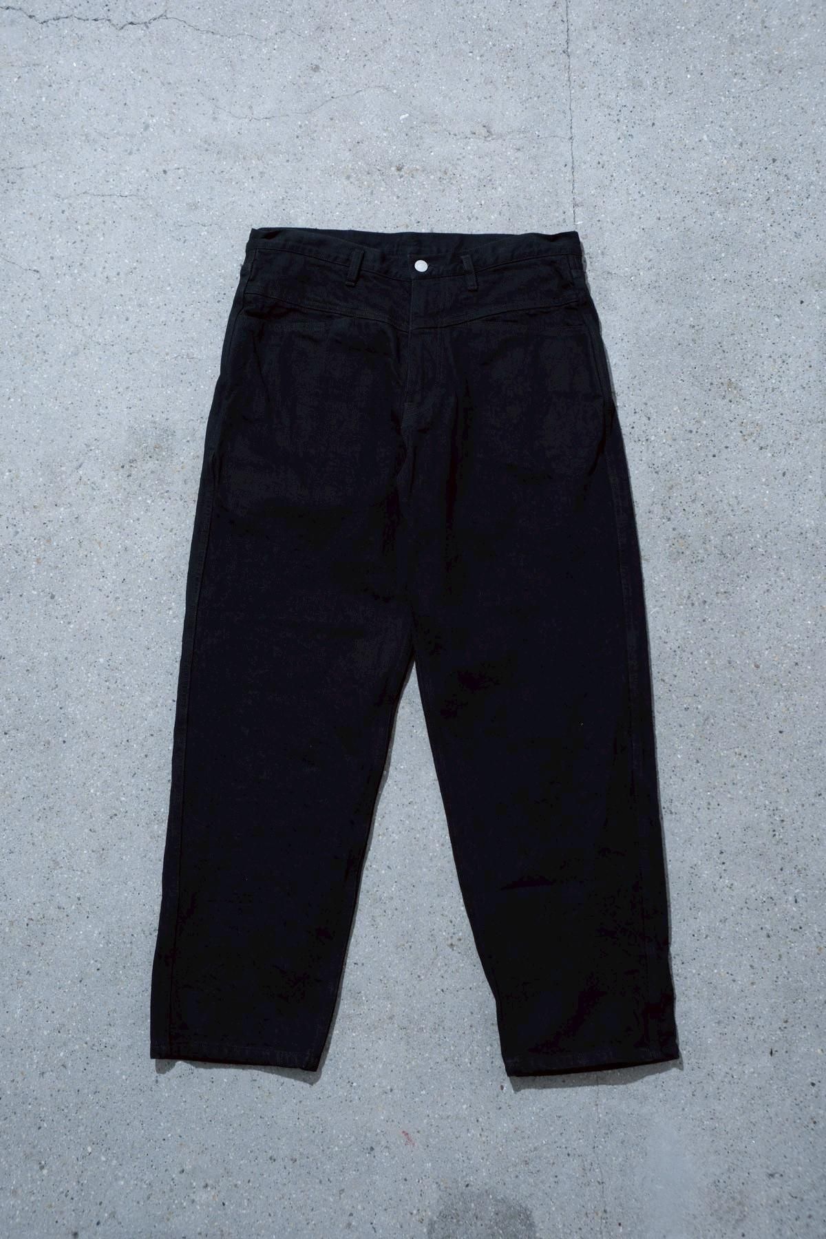 COMOLI / ブラックデニム テーパードパンツ - IMA:ZINEオンライン