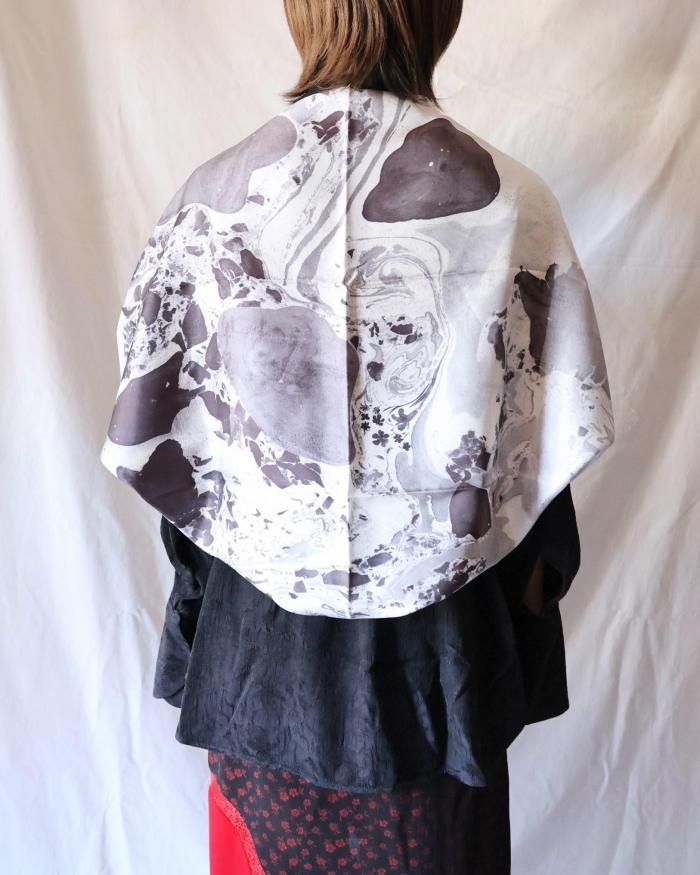 Mame Kurogouchi：Hand Printed Silk Scarf - GREY - ORANN ONLINE SHOP