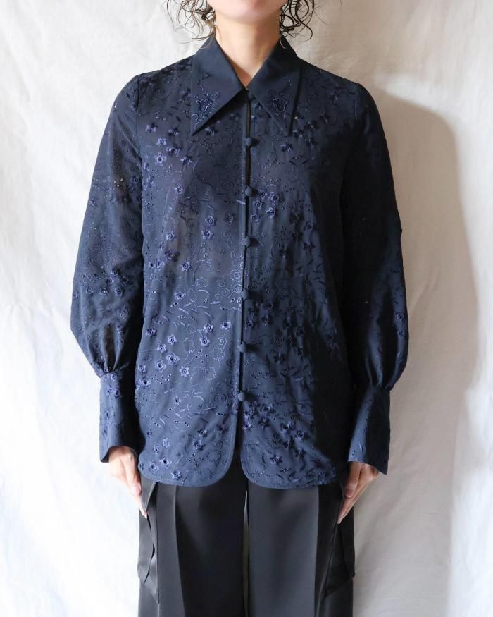 Mame Kurogouchi：Triacetate Georgette Floral Embroidery Top - NAVY