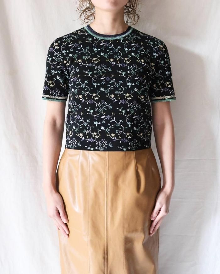 Mame Kurogouchi：Floral Motif Glitter Short Sleeve Knit Top