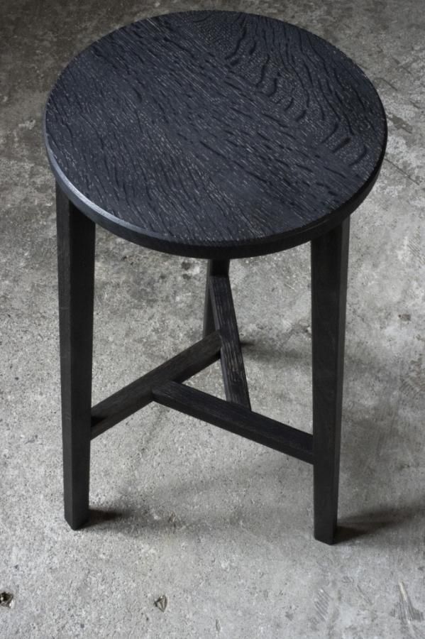 三本脚スツール / 鉄染