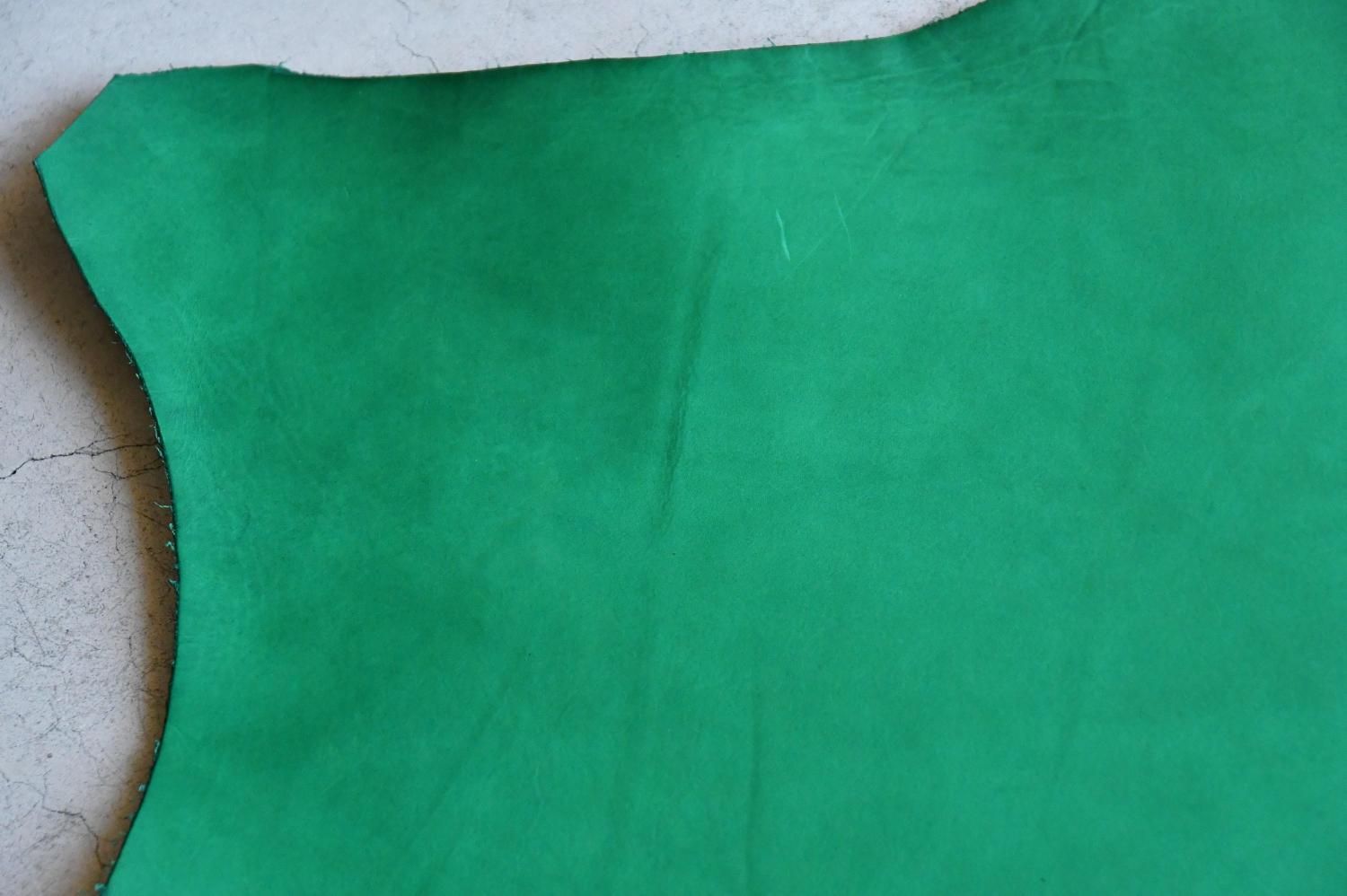 半分にカットした『LINEA VASCA Liscio / リネア ヴァスカ リスシオ