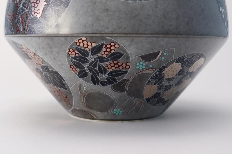 十四代今右衛門作 色絵薄墨墨はじき四季花文花瓶