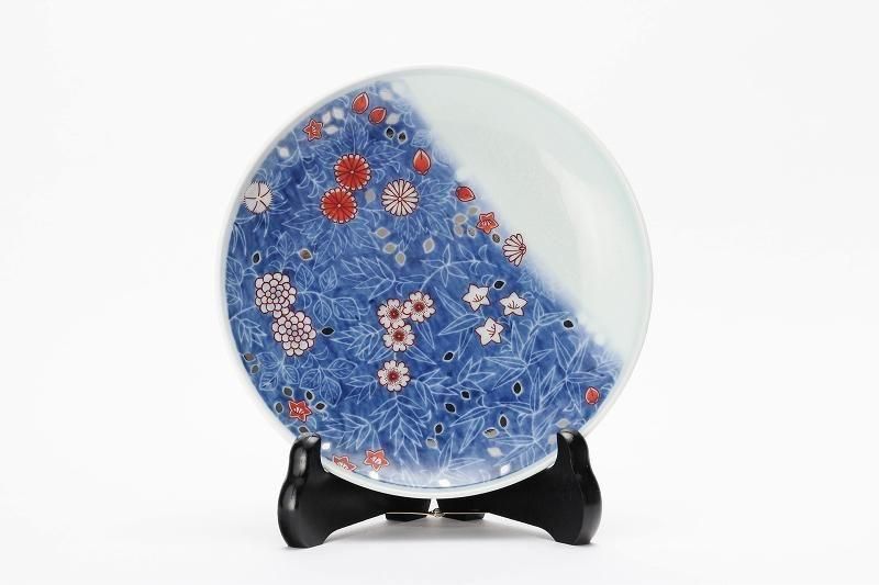 ☆十四代今右衛門作 雪花藍色墨はじき草花更沙文皿 5寸