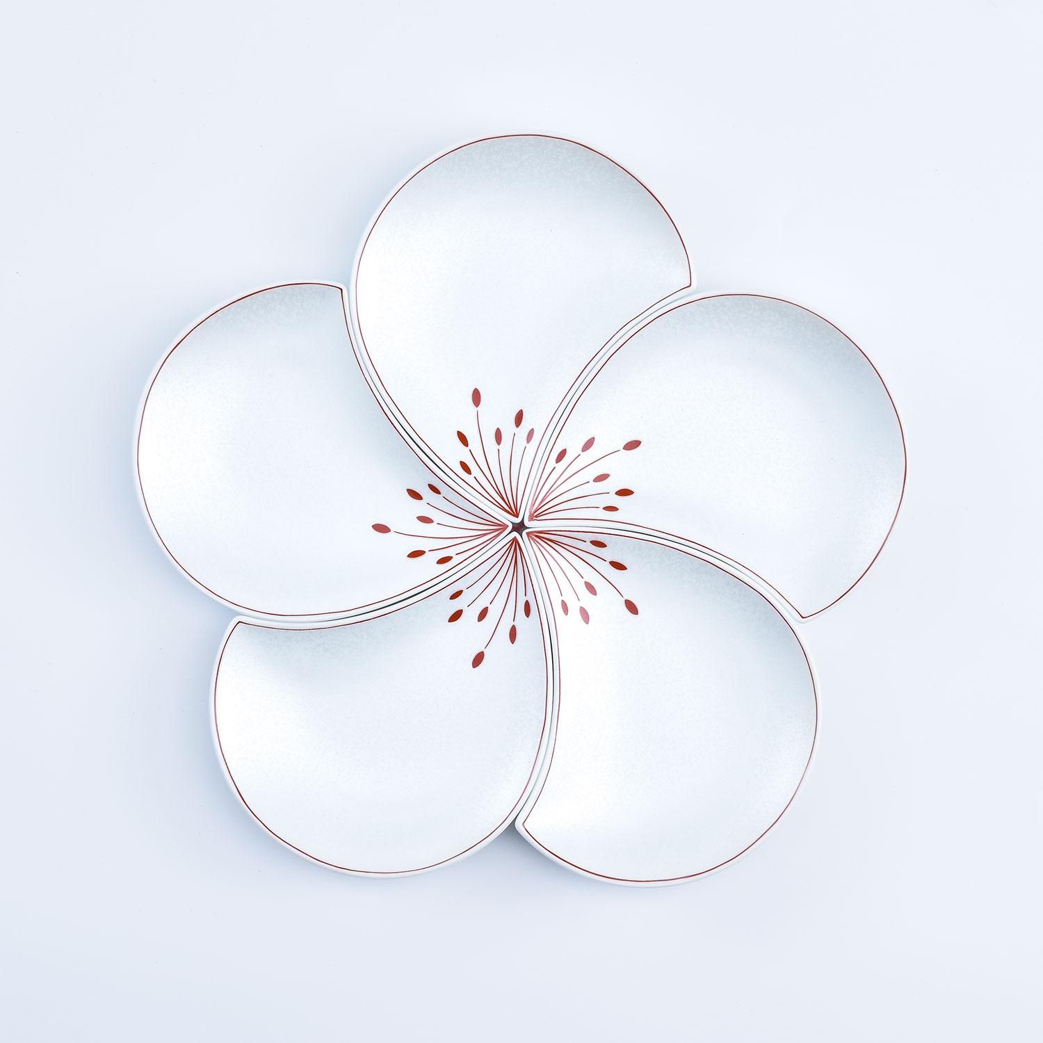 白釉銀彩梅花びら 小皿 - 有田焼のまるぶんオンラインストア