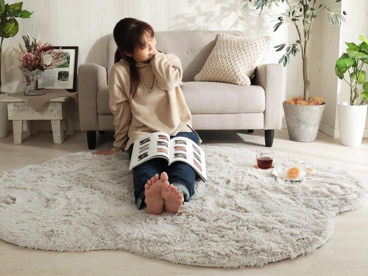 洗える雲ラグ！ふわふわ雲型のおしゃれなシャギーラグ『モクモク