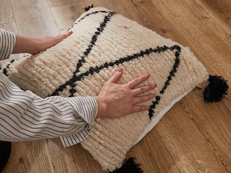 すべて一点もの！羊毛をひとつひとつ手織りで織り上げたあなただけの