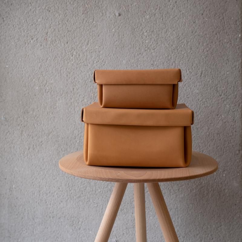 再入荷】Lille og Stor / kasse (camel) - RHINES