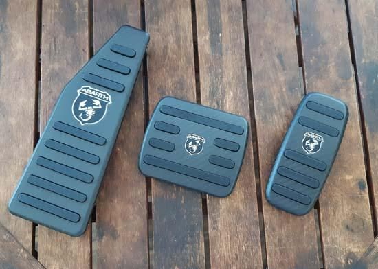 ABARTH純正カーボンペダルセット左ハンドルMTA車用 - フィアット