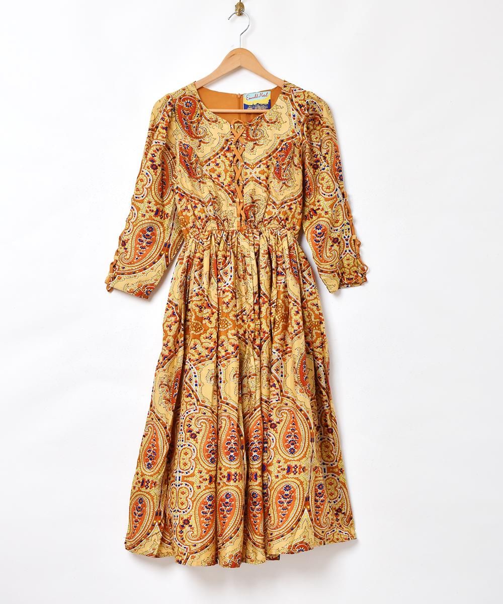 4色展開】「Emerald Motel」総柄 長袖レースアップ ワンピース