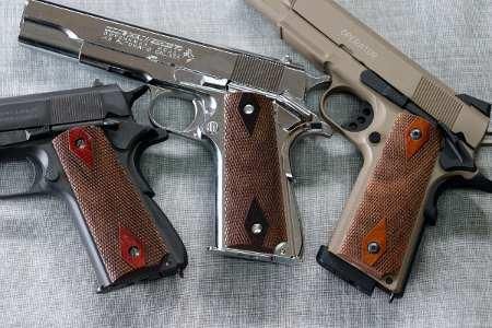 M1911木製グリップ/ウォールナット材/ダイヤチェッカー