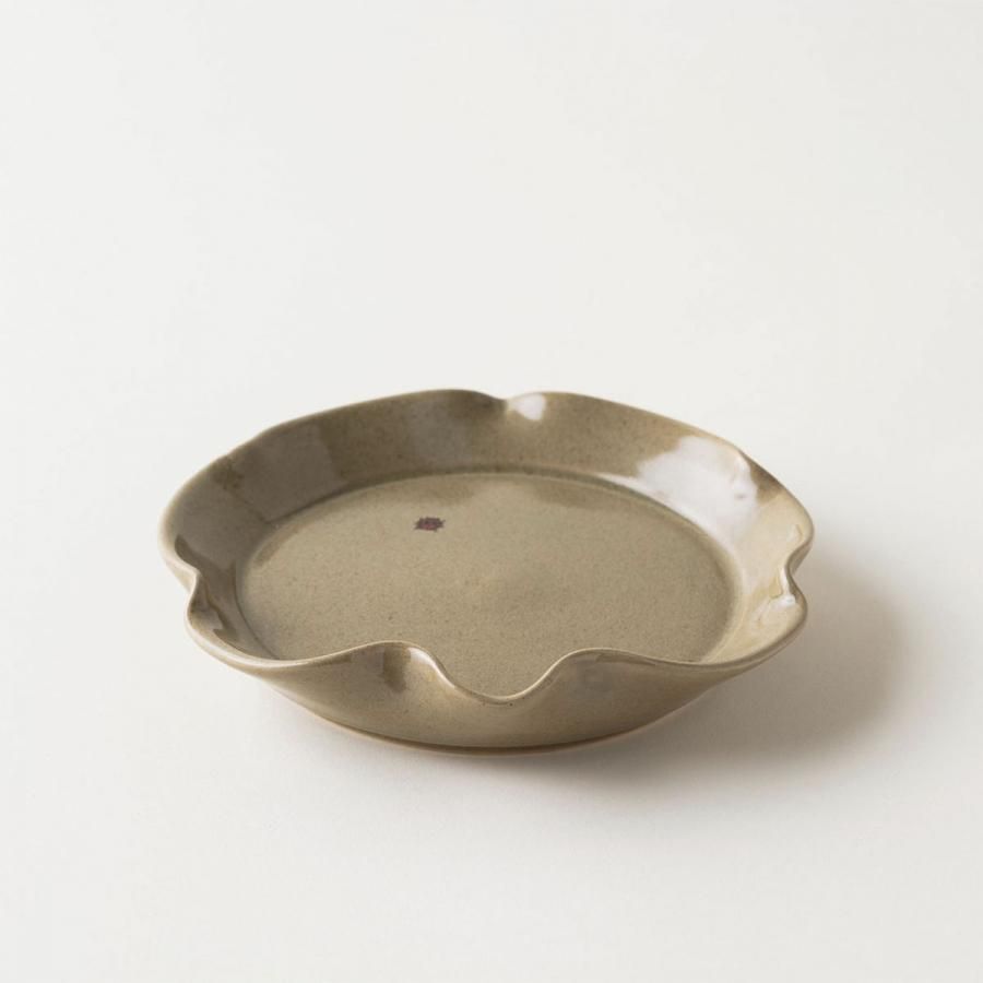 青釉天道虫皿[アオユウテントウムシザラ]｜沈壽官窯（ちんじゅかんがま