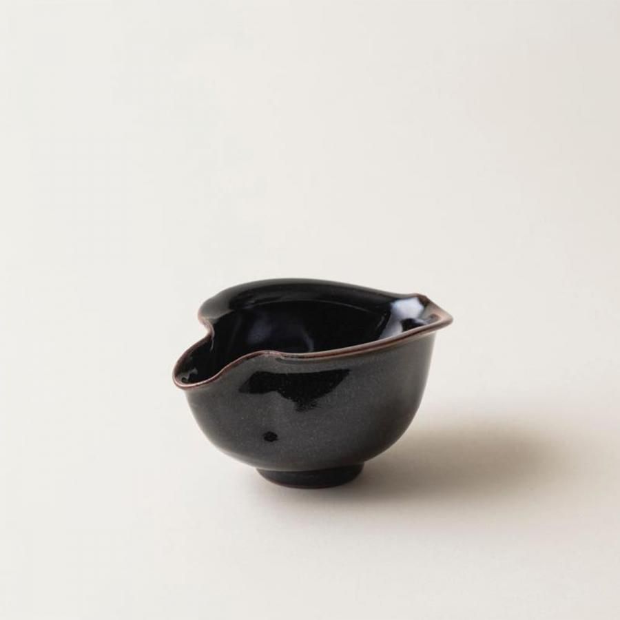 黒薩摩湯冷まし[クロサツマユザマシ]｜沈壽官窯（ちんじゅかんがま