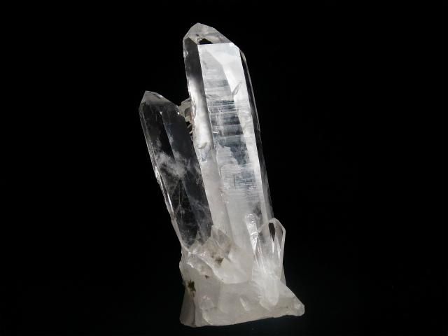 カンチェンジュンガ産 ヒマラヤ水晶クラスター 透明度と照り、3本の