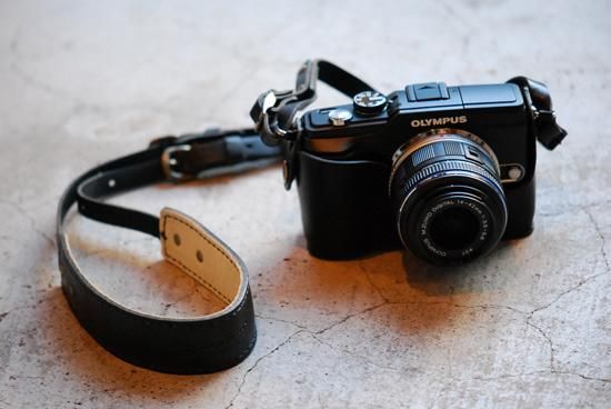 E-PL2ホルダー＆ストラップ - ROBERU