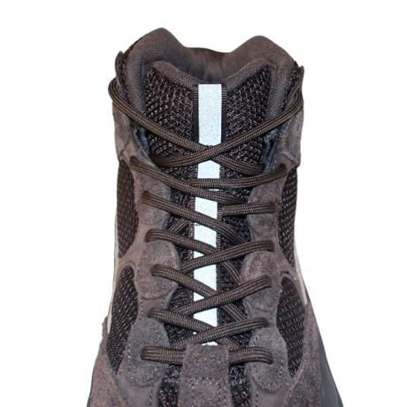 KANYE WEST（カニエ・ウェスト）の YEEZY DSRT BT（イージー デザート