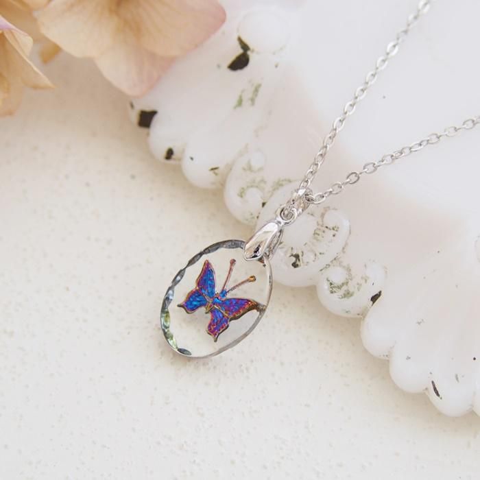 ヴィンテージガラス ブルーバタフライ インタリオ クリア ネックレス