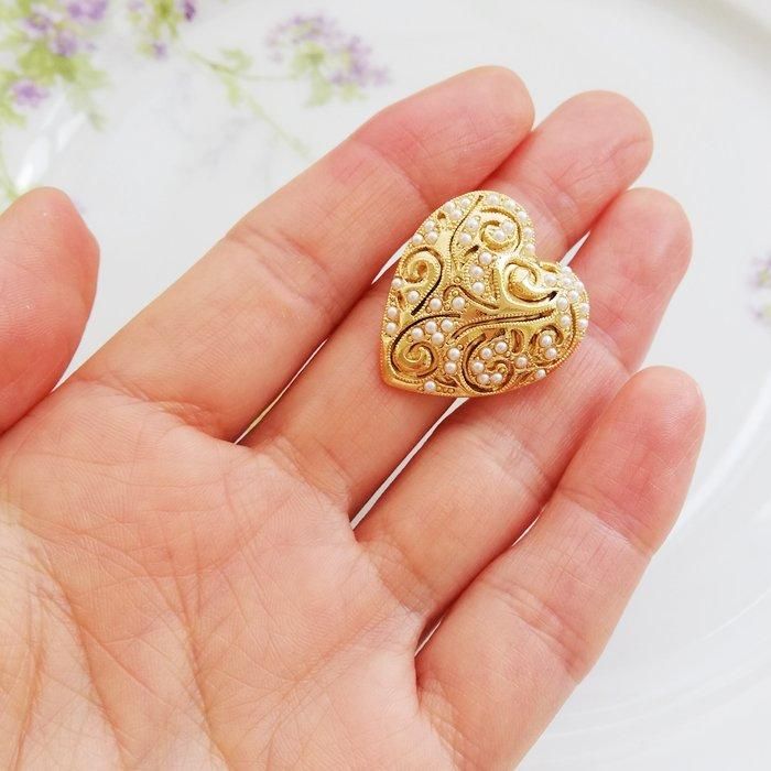 Sphinx スフィンクス ゴールドトーン フェイクパール ハート ブローチ