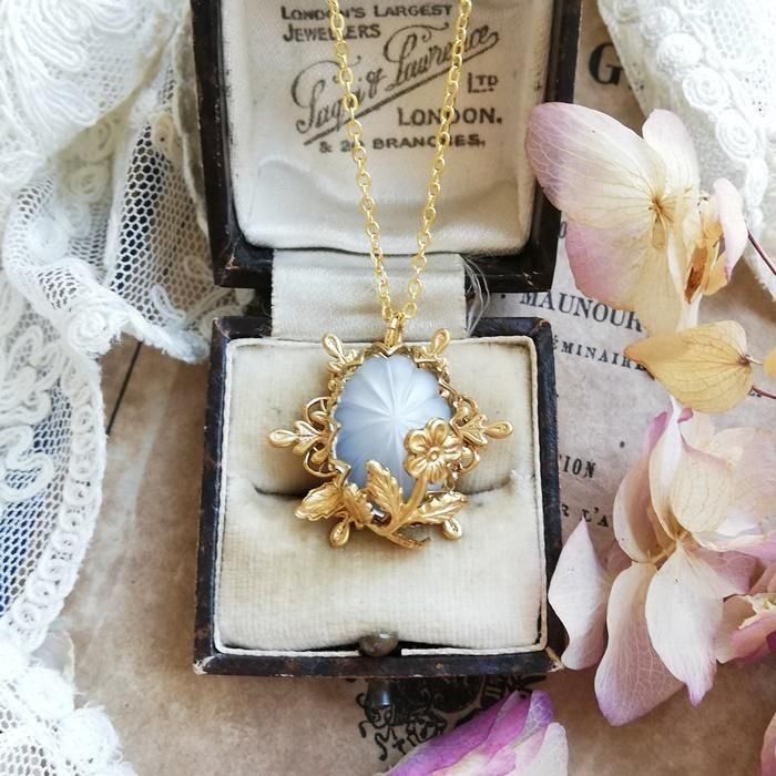 ヴィンテージスタイル ホワイトフロストガラスカボション フラワー