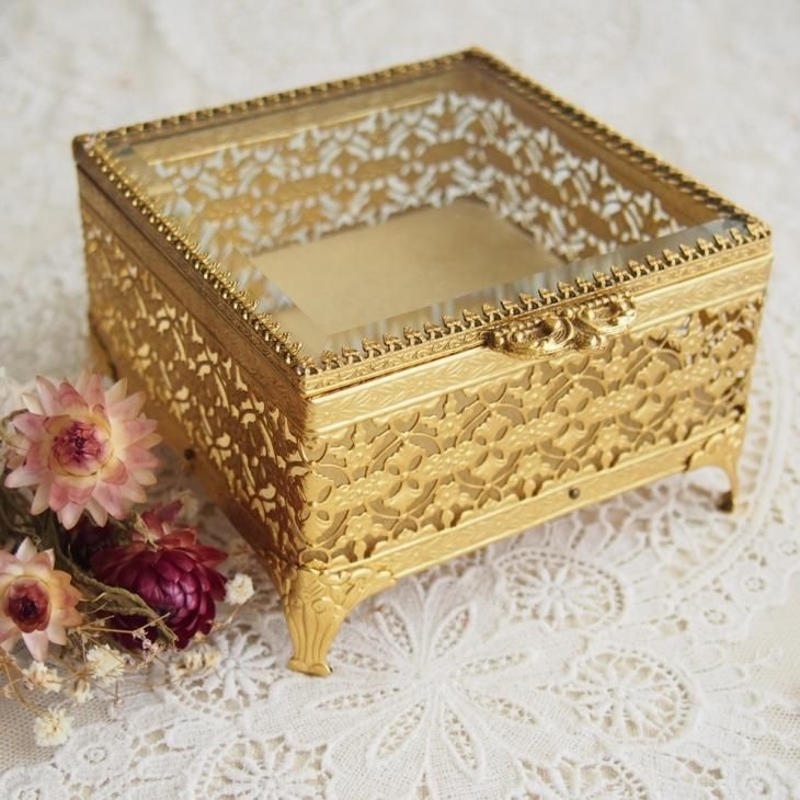 ジュエリーボックス・ケース ガラスの蓋の宝石箱 お花模様 スクウェア