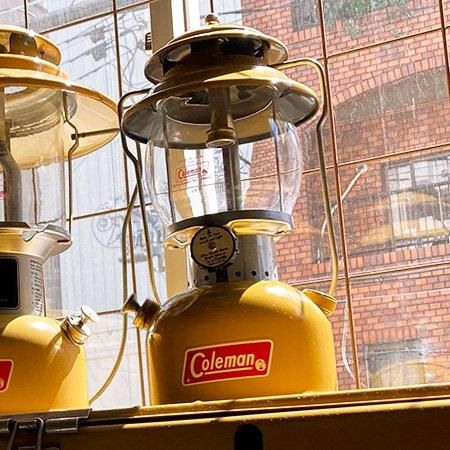 オールドコールマン 200A ゴールドボンド ランタン（リペイント）です。