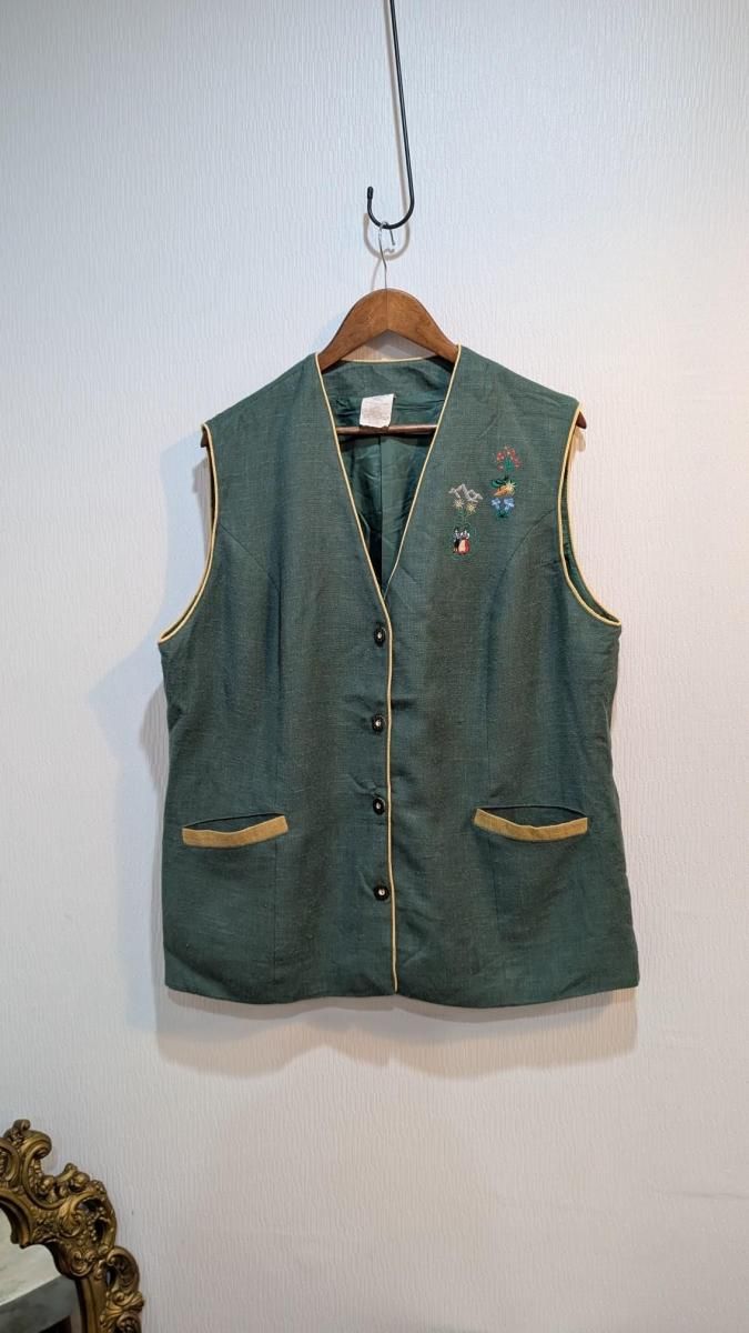 ユーロ古着グリーンベスト 刺繍入りリネン素材XLサイズ