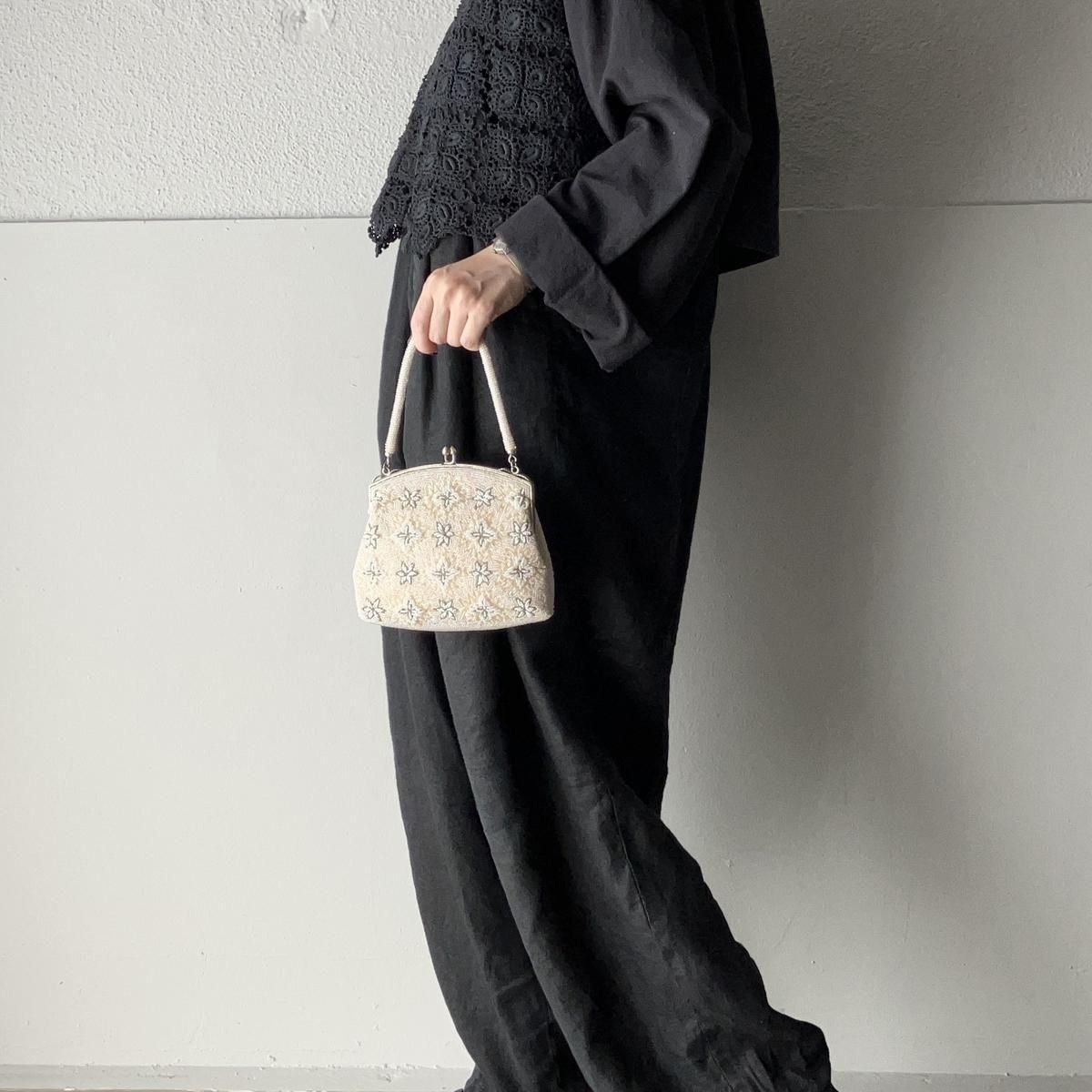 ヴィンテージ ホワイトベージュ フローラルモチーフ ビーズバッグ