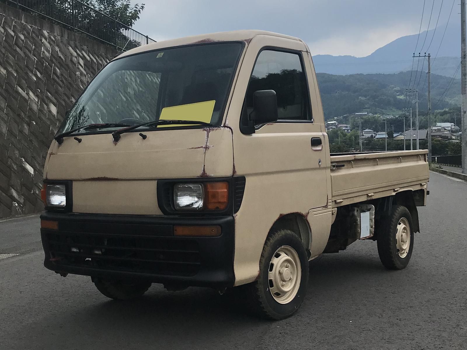 ダイハツ ハイゼットをミルクティーベージュで刷毛塗り全塗装！ - 刷毛