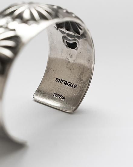 Indian Jewelry】Navajo『NORA TAHE』Stamped Wide Bangle