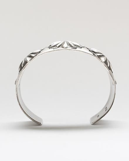 Indian Jewelry】Navajo『NORA TAHE』Stamped Wide Bangle