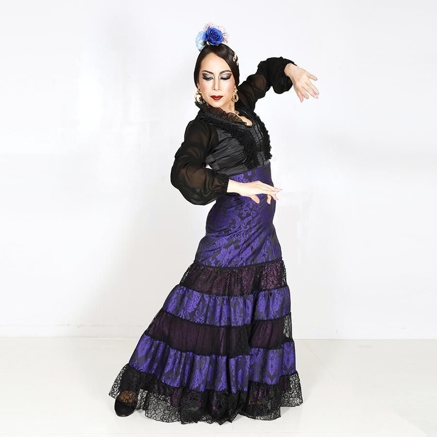 フラメンコのブラウスならMariQuitaで。