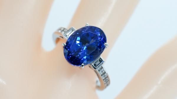 タンザナイト ダイヤモンドリング TA 6.08ct D 0.23ct Pt950 日独宝石