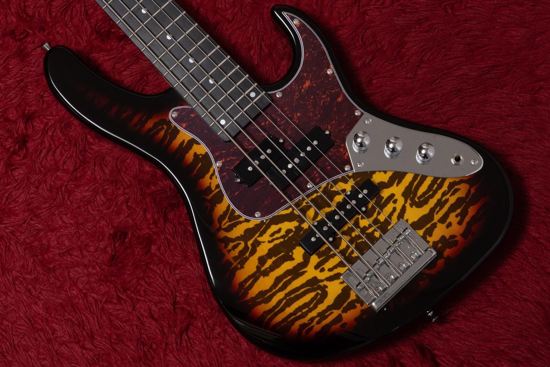 new】woofy basses / ONE series Poodle 5 Sunburst - Geek IN Box